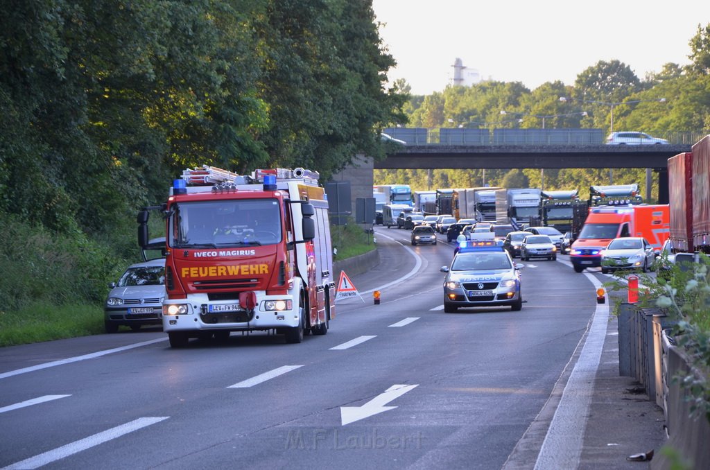 Einsatz BF Koeln Klimaanlage Reisebus defekt A 3 Rich Koeln hoehe Leverkusen P062.JPG